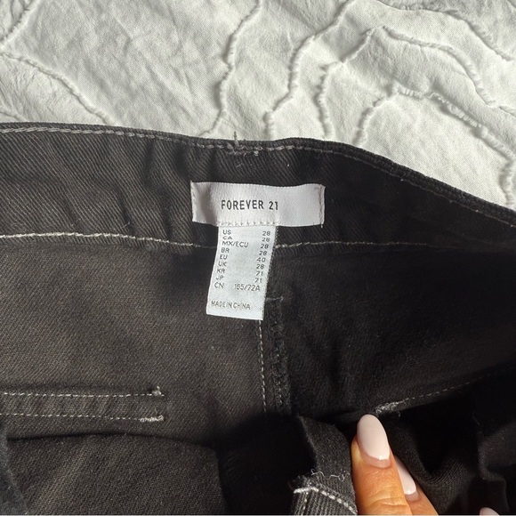 Forever 21 Black Cargo Pants with Relaxed Fit Pockets and Stitching Detail - Picture 7 of 11